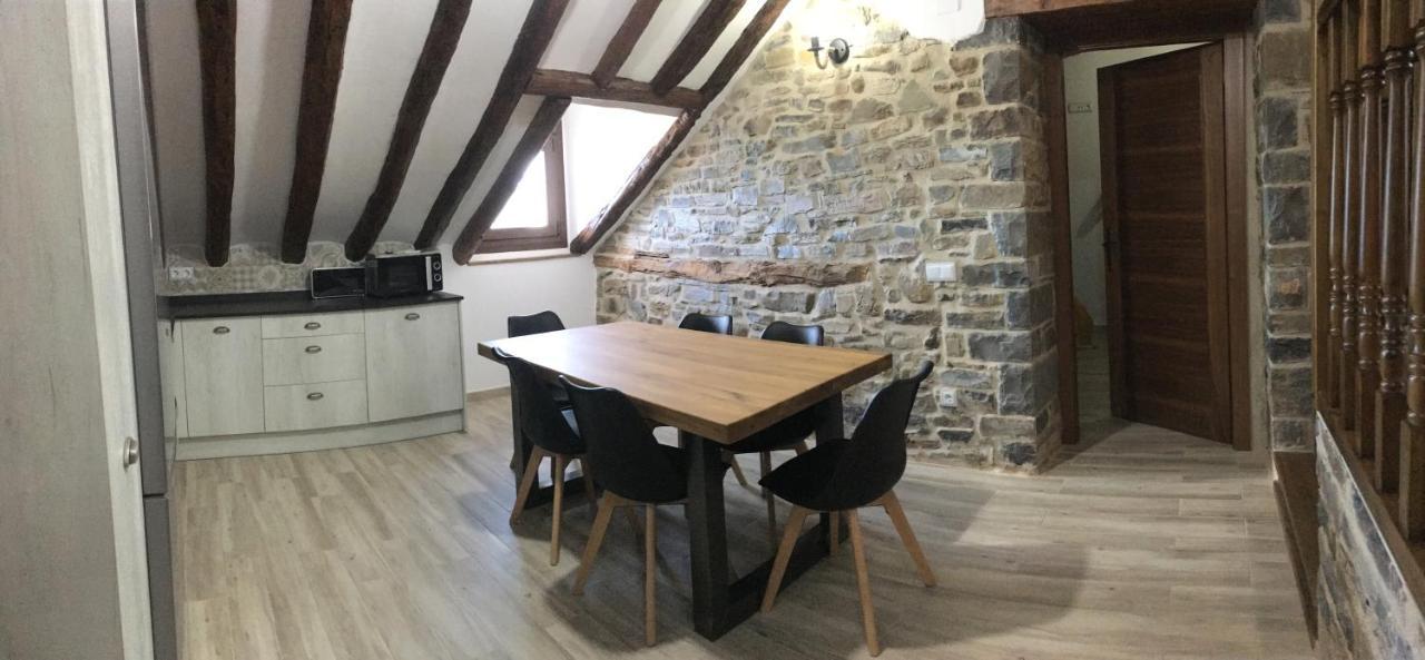 Apartamentos Bajo Pena Apartamentos Sanlorien El Pueyo de Araguás 외부 사진